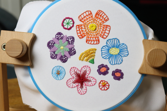 Embroidered Florals: A Blanket Stitch Review